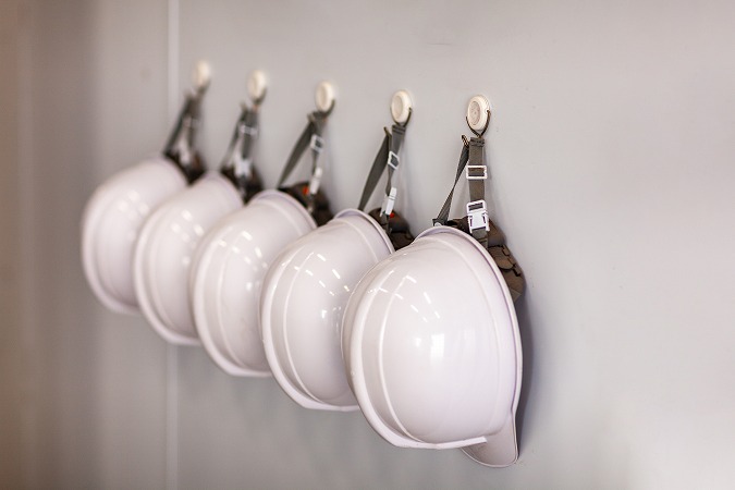 並ぶヘルメット